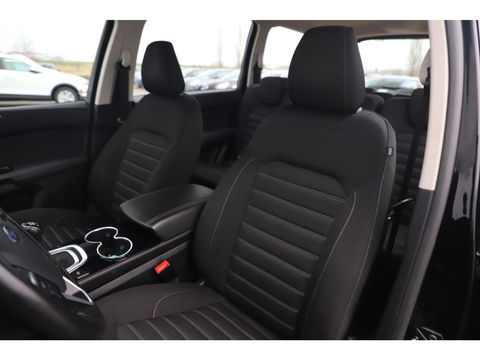Ford Galaxy 1.5 Titanium 7 Persoons Navigatie Clima Cruise PDC Stoelverwarming Carplay Android