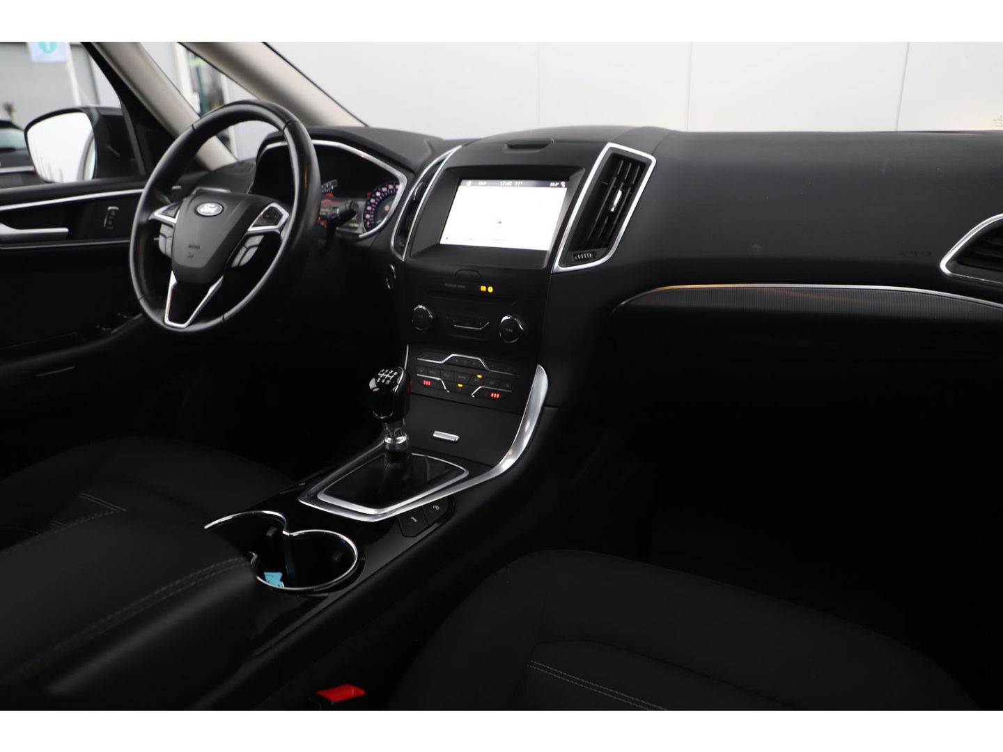Ford Galaxy 1.5 Titanium 7 Persoons Navigatie Clima Cruise PDC Stoelverwarming Carplay Android