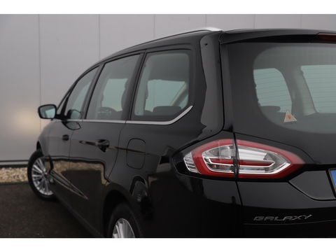 Ford Galaxy 1.5 Titanium 7 Persoons Navigatie Clima Cruise PDC Stoelverwarming Carplay Android