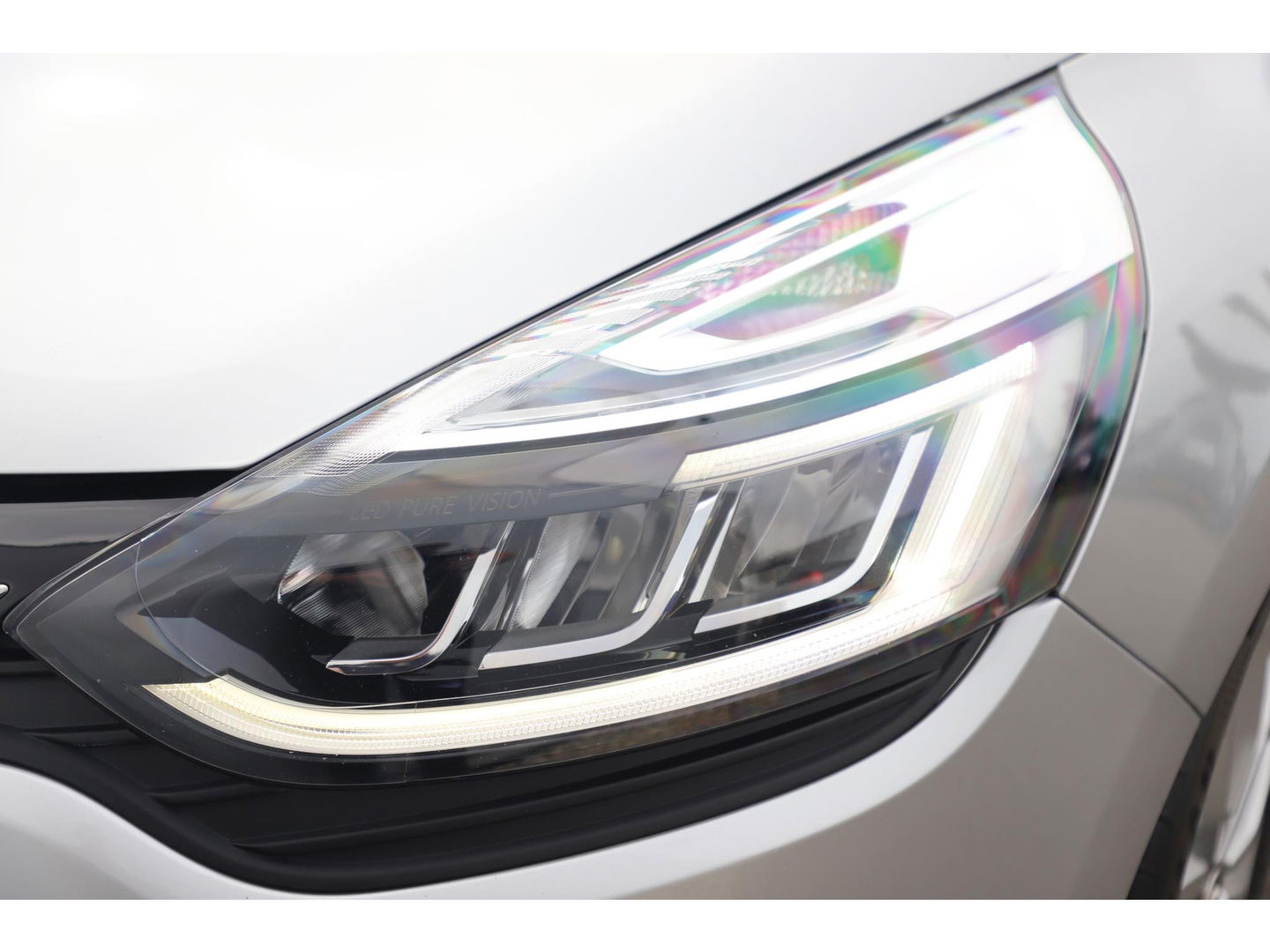 Renault Clio Estate 0.9 TCe Intens Trekhaak Keyless Navigatie Clima Cruise Achteruitrijcamera PDC Bluetooth Full LED