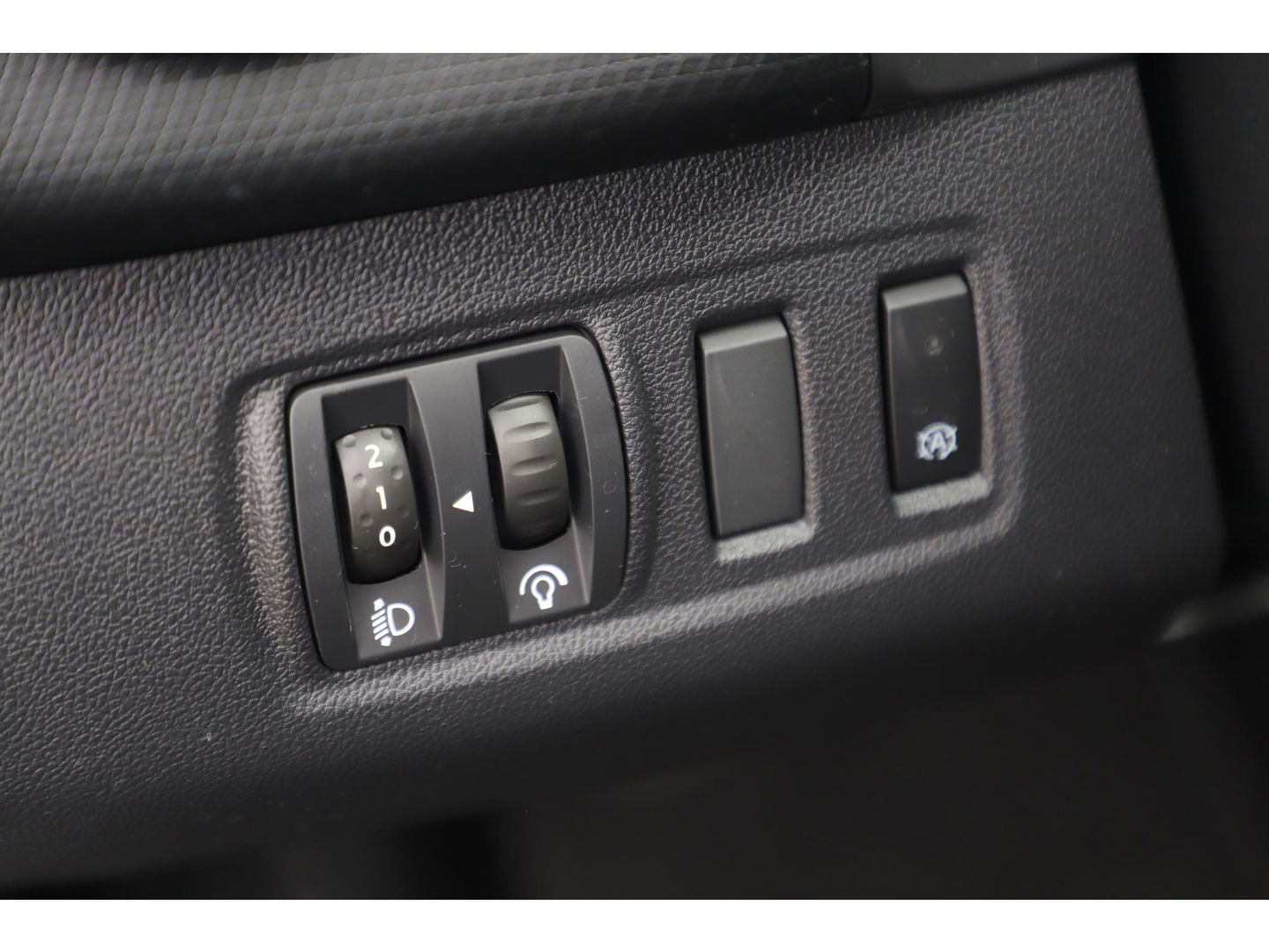 Renault Clio Estate 0.9 TCe Intens Trekhaak Keyless Navigatie Clima Cruise Achteruitrijcamera PDC Bluetooth Full LED