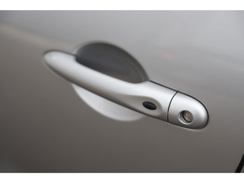 Renault Clio Estate 0.9 TCe Intens Trekhaak Keyless Navigatie Clima Cruise Achteruitrijcamera PDC Bluetooth Full LED