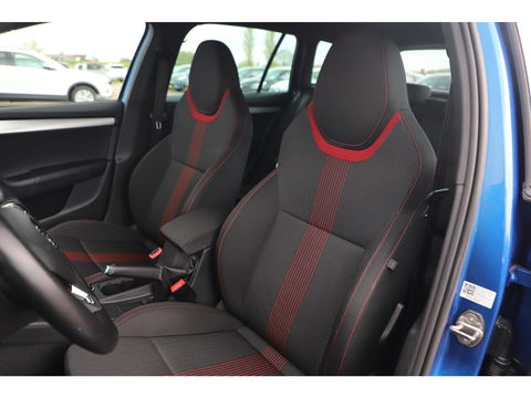 Škoda Octavia Combi 1.0 TSI Greentech Sport Business Trekhaak 116PK Sportstoelen Navigatie Clima 17 inch LMV Carplay Android Bluetooth PDC