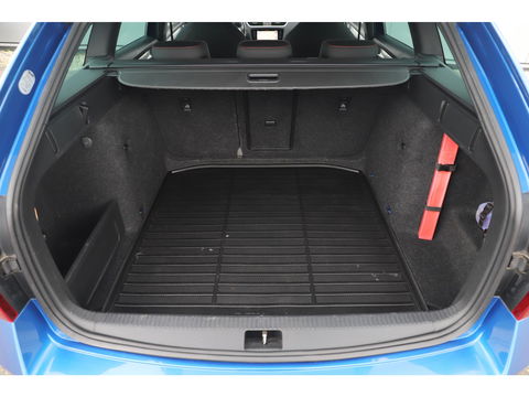 Škoda Octavia Combi 1.0 TSI Greentech Sport Business Trekhaak 116PK Sportstoelen Navigatie Clima 17 inch LMV Carplay Android Bluetooth PDC