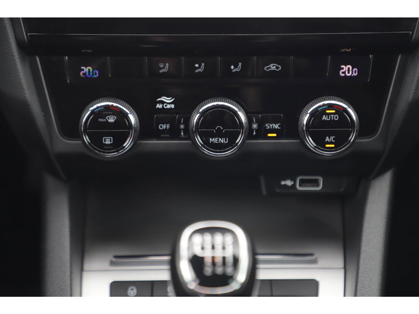 Škoda Octavia Combi 1.0 TSI Greentech Sport Business Trekhaak 116PK Sportstoelen Navigatie Clima 17 inch LMV Carplay Android Bluetooth PDC