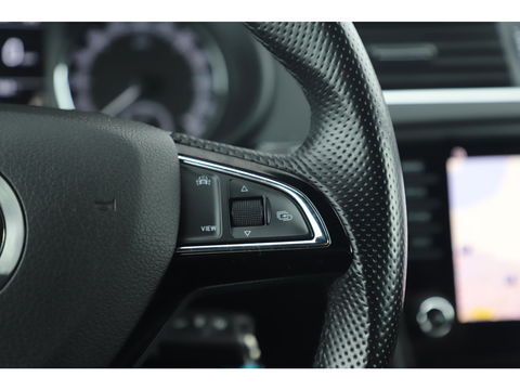 Škoda Octavia Combi 1.0 TSI Greentech Sport Business Trekhaak 116PK Sportstoelen Navigatie Clima 17 inch LMV Carplay Android Bluetooth PDC