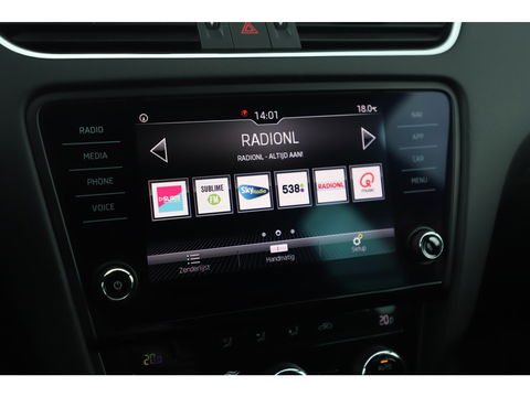 Škoda Octavia Combi 1.0 TSI Greentech Sport Business Trekhaak 116PK Sportstoelen Navigatie Clima 17 inch LMV Carplay Android Bluetooth PDC
