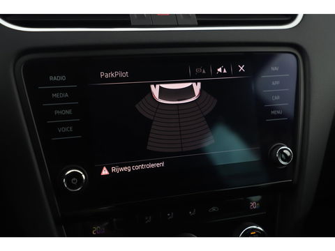 Škoda Octavia Combi 1.0 TSI Greentech Sport Business Trekhaak 116PK Sportstoelen Navigatie Clima 17 inch LMV Carplay Android Bluetooth PDC