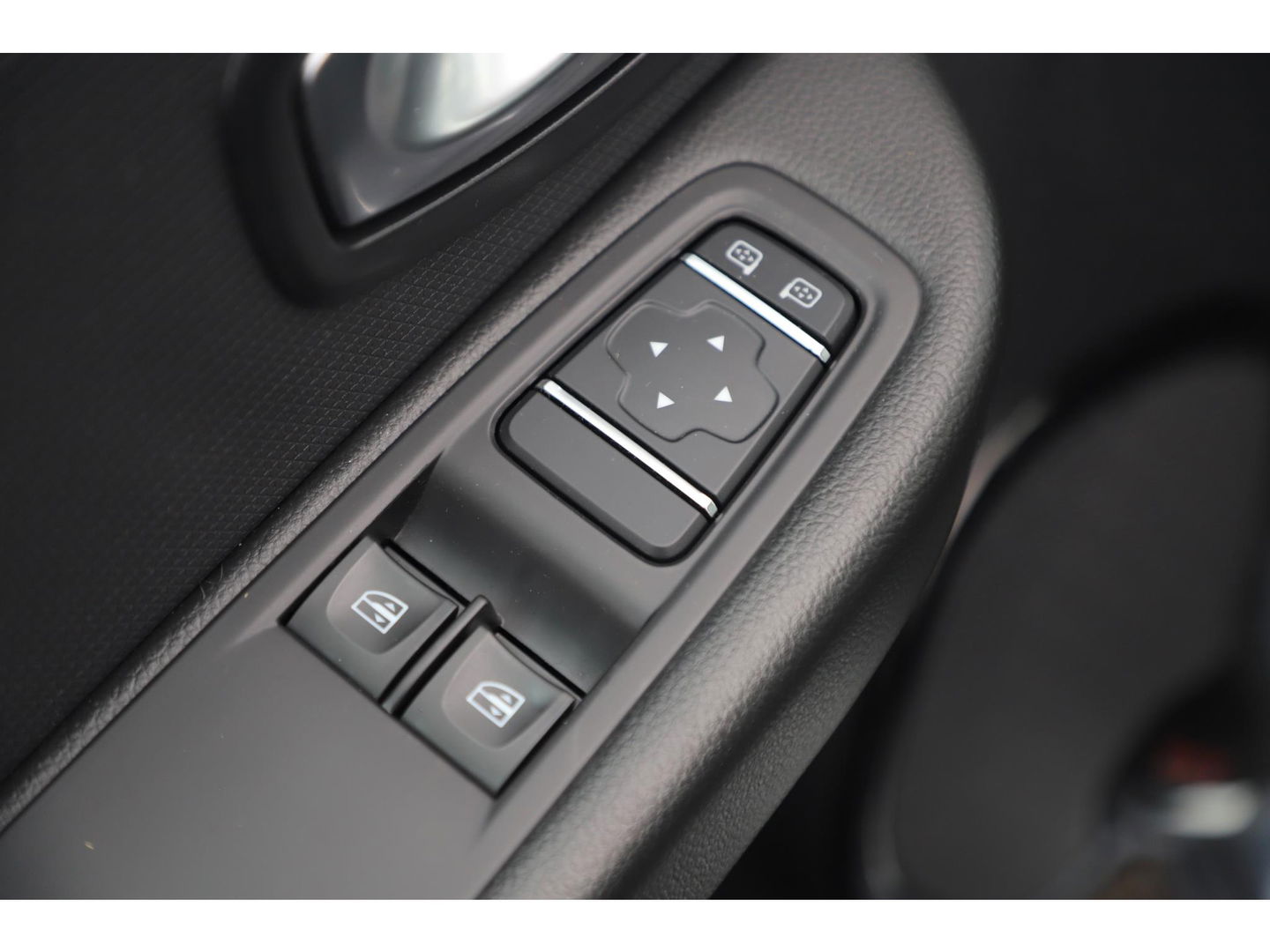 Renault Clio 0.9 TCe Intens Navigatie DAB+ Clima Cruise PDC Bluetooth LED 16 inch LMV