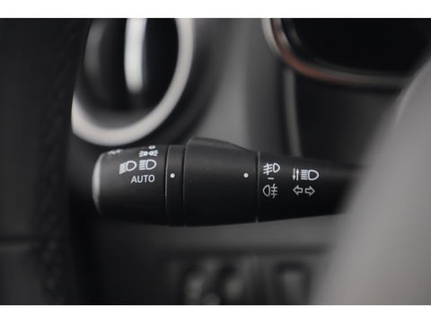 Renault Clio 0.9 TCe Intens Navigatie DAB+ Clima Cruise PDC Bluetooth LED 16 inch LMV
