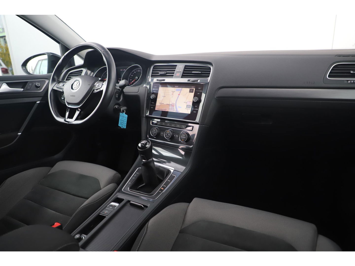 Volkswagen GOLF Variant 1.0 TSI Comfortline Business 116PK Ergocomfort Sportstoelen Navigatie Clima Adaptive Cruise Stoelverwarming Carplay Android Bluetooth PDC 17 inch LMV