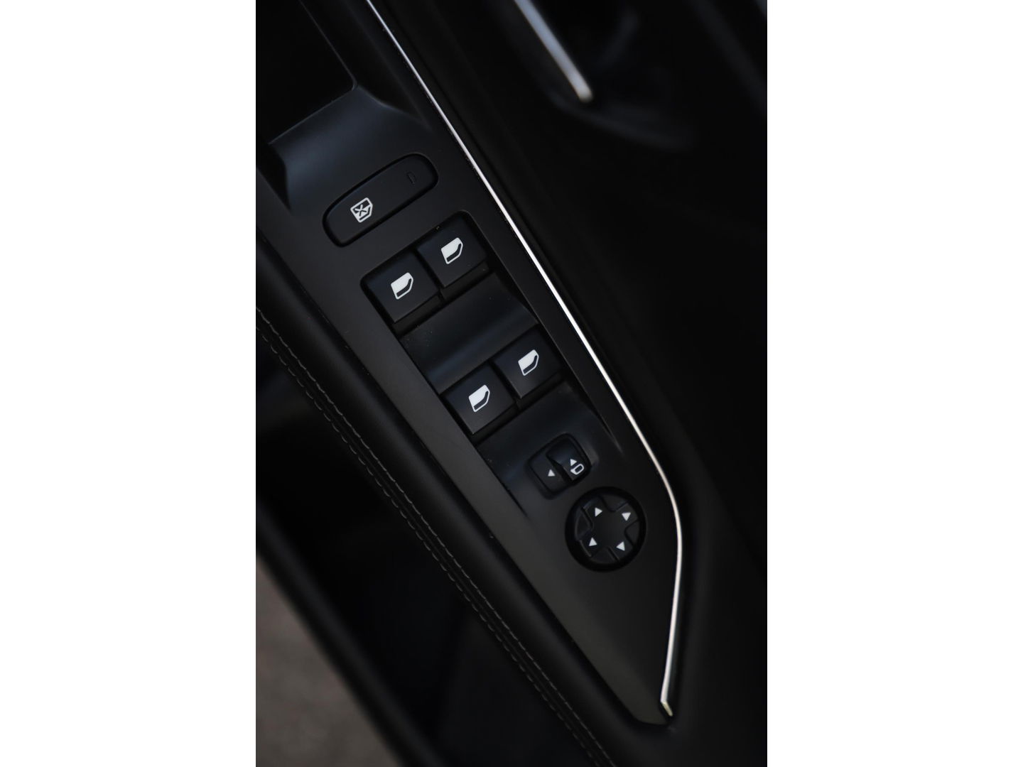 Peugeot 3008 1.6 e-THP Blue Lease Premium Automaat Navigatie Keyless Half Leder Cruise Lane Assist LMV Carplay Android Bluetooth