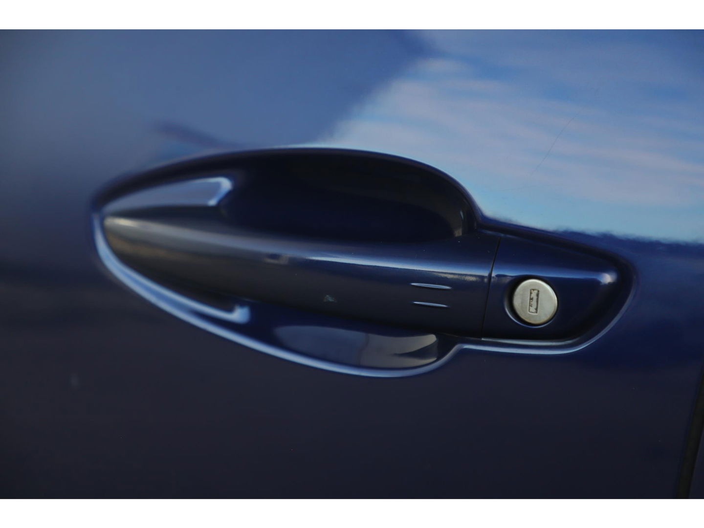 Peugeot 3008 1.6 e-THP Blue Lease Premium Automaat Navigatie Keyless Half Leder Cruise Lane Assist LMV Carplay Android Bluetooth