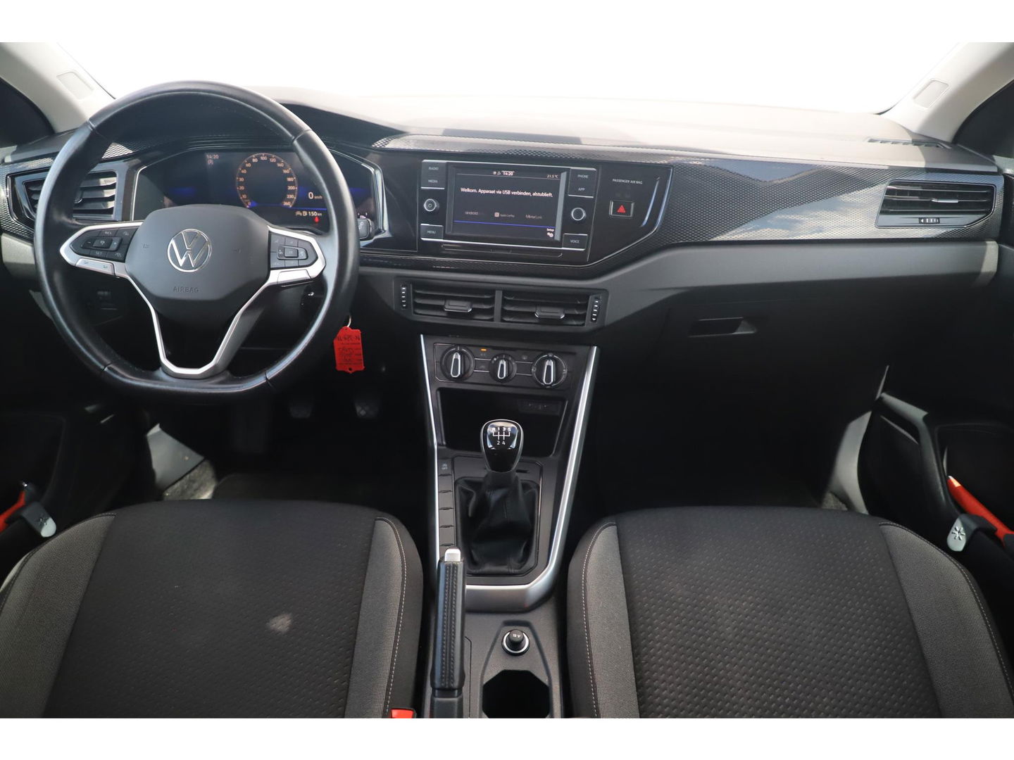 Volkswagen Polo 1.0 TSI Life 95PK NAP NIEUWSTE MODEL! Virtual Cockpit 15 inch LMV Radio Carplay Android Bluetooth Navigatie Achteruitrijcamera Adaptive Cruise LED