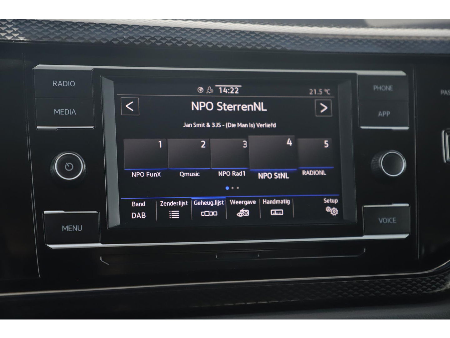 Volkswagen Polo 1.0 TSI Life 95PK NAP NIEUWSTE MODEL! Virtual Cockpit 15 inch LMV Radio Carplay Android Bluetooth Navigatie Achteruitrijcamera Adaptive Cruise LED