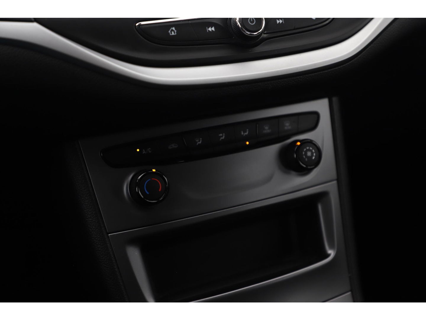Opel Astra 1.0 Turbo Business+ Navigatie DAB+ Airco Cruise Carplay Android Bluetooth PDC LED