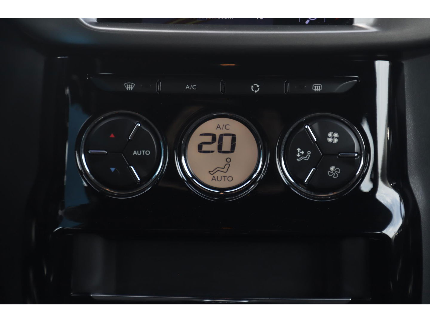 DS DS 3 1.2 PureTech Business 130PK Navigatie Bluetooth Clima Cruise PDC Carplay Android Auto Two Tone Parelmoer Wit