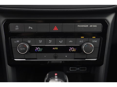 Volkswagen T-Cross 1.0 TSI Life DSG Automaat 116PK Navigatie Clima Adaptive Cruise Lane Assist Achteruitrijcamera Blind Spot Carplay Android Auto