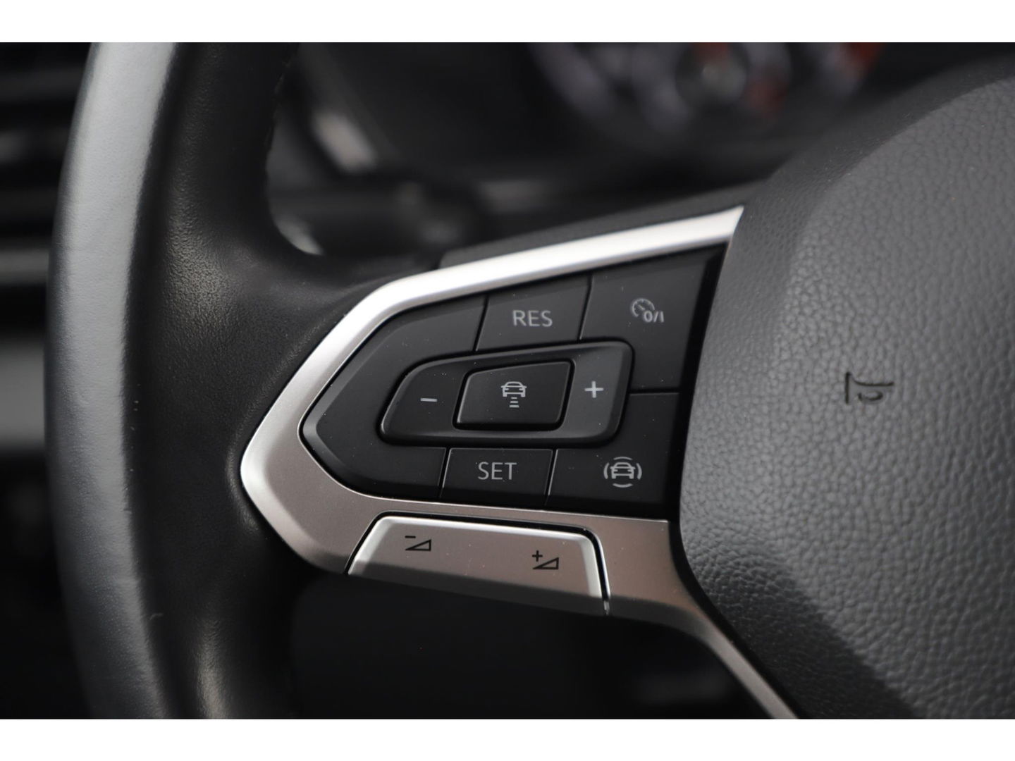 Volkswagen T-Cross 1.0 TSI Life DSG Automaat 116PK Navigatie Clima Adaptive Cruise Lane Assist Achteruitrijcamera Blind Spot Carplay Android Auto
