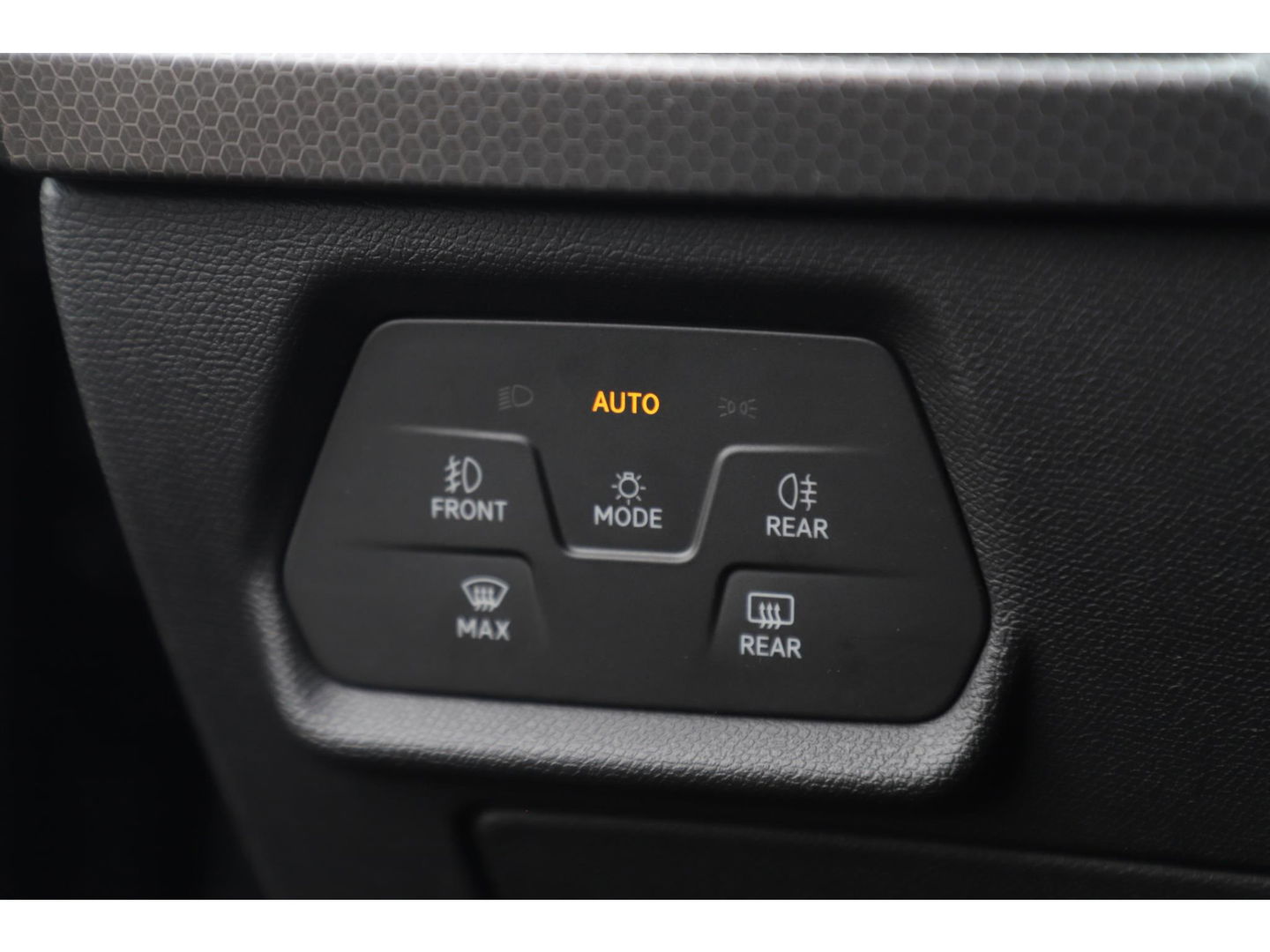 SEAT Leon 1.0 TSI Style Launch Edition 116PK Virtual Cockpit Groot Navigatie Achteruitrijcamera ACC Lane Assist Carplay Android Bluetooth PDC LED