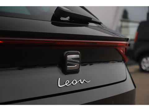 SEAT Leon 1.0 TSI Style Launch Edition 116PK Virtual Cockpit Groot Navigatie Achteruitrijcamera ACC Lane Assist Carplay Android Bluetooth PDC LED
