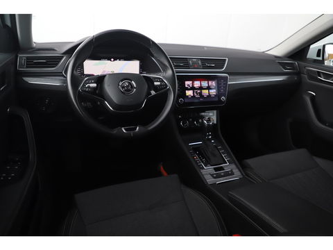Škoda Superb Combi 1.4 TSI iV Business Edition Plus Trekhaak Virtual Display Memory Stoelen Navi Clima Camera ACC Lane Assist Hybrid Keyless Sfeerverlichting LED Stoelverwarming