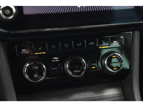Škoda Superb Combi 1.4 TSI iV Business Edition Plus Trekhaak Virtual Display Memory Stoelen Navi Clima Camera ACC Lane Assist Hybrid Keyless Sfeerverlichting LED Stoelverwarming