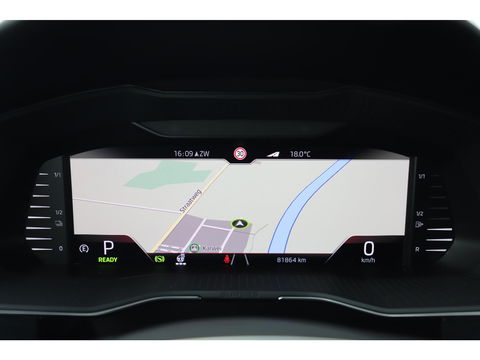 Škoda Superb Combi 1.4 TSI iV Business Edition Plus Trekhaak Virtual Display Memory Stoelen Navi Clima Camera ACC Lane Assist Hybrid Keyless Sfeerverlichting LED Stoelverwarming