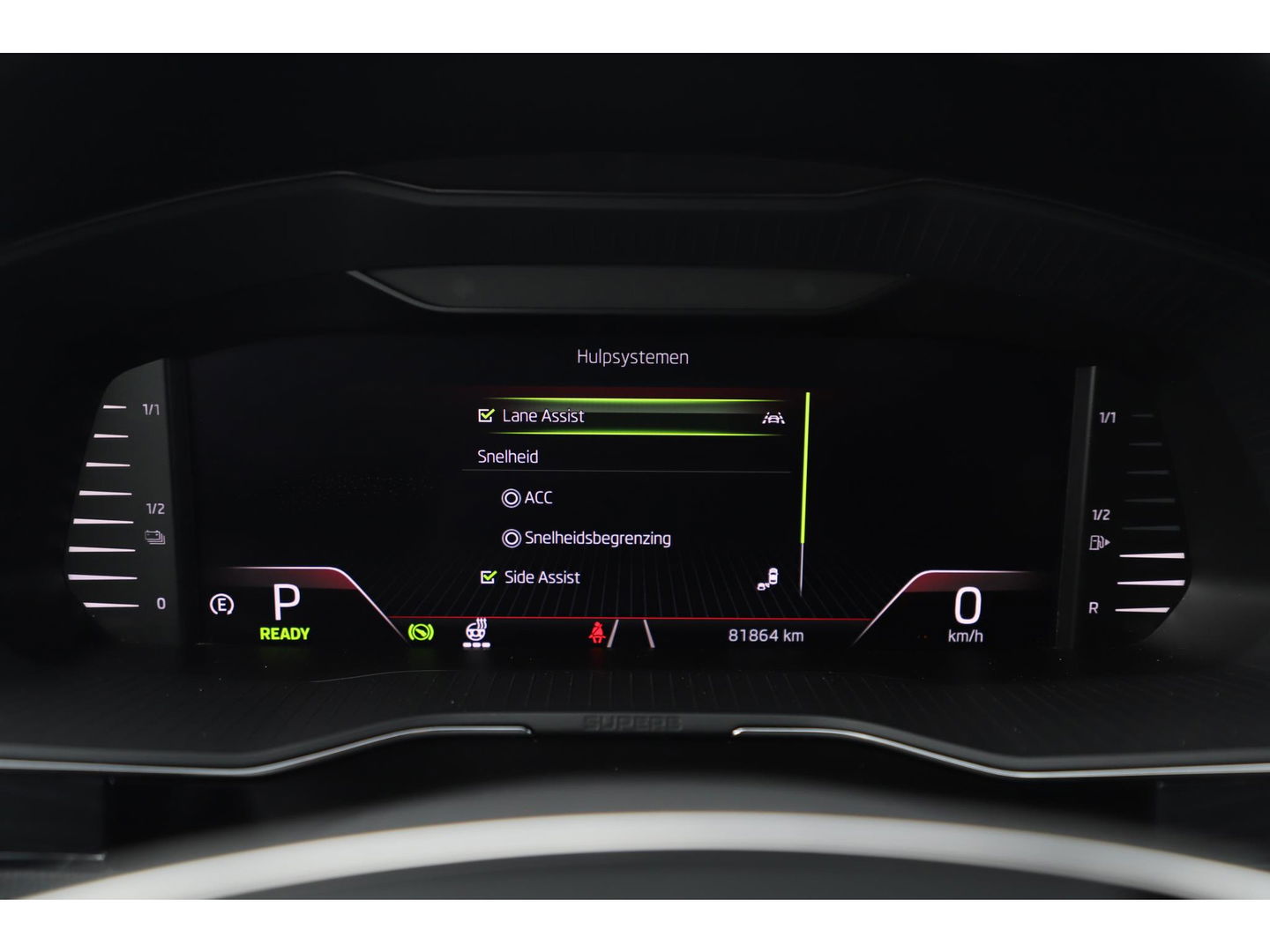 Škoda Superb Combi 1.4 TSI iV Business Edition Plus Trekhaak Virtual Display Memory Stoelen Navi Clima Camera ACC Lane Assist Hybrid Keyless Sfeerverlichting LED Stoelverwarming