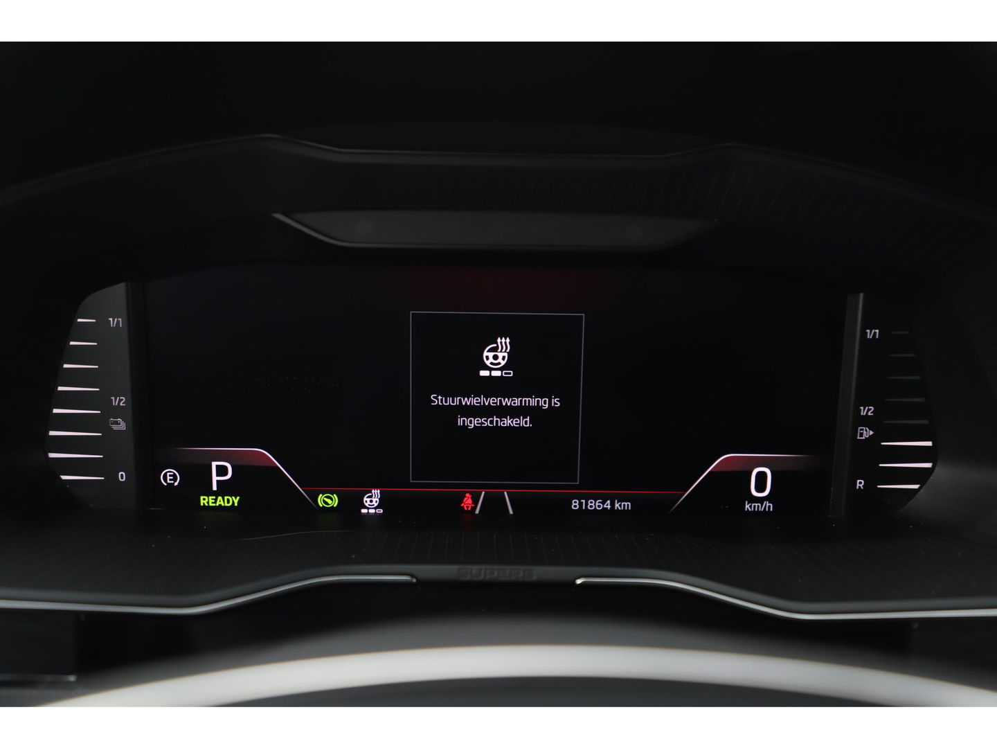Škoda Superb Combi 1.4 TSI iV Business Edition Plus Trekhaak Virtual Display Memory Stoelen Navi Clima Camera ACC Lane Assist Hybrid Keyless Sfeerverlichting LED Stoelverwarming
