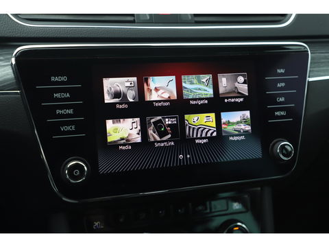 Škoda Superb Combi 1.4 TSI iV Business Edition Plus Trekhaak Virtual Display Memory Stoelen Navi Clima Camera ACC Lane Assist Hybrid Keyless Sfeerverlichting LED Stoelverwarming