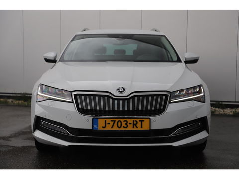 Škoda Superb Combi 1.4 TSI iV Business Edition Plus Trekhaak Virtual Display Memory Stoelen Navi Clima Camera ACC Lane Assist Hybrid Keyless Sfeerverlichting LED Stoelverwarming