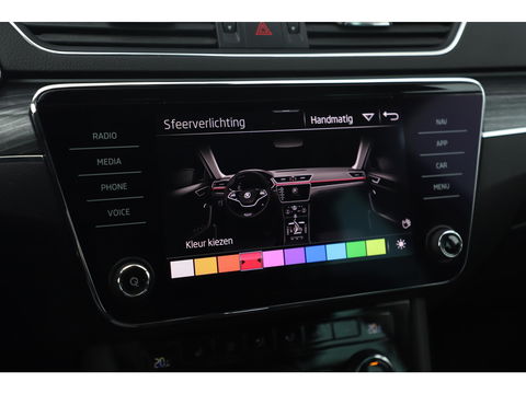 Škoda Superb Combi 1.4 TSI iV Business Edition Plus Trekhaak Virtual Display Memory Stoelen Navi Clima Camera ACC Lane Assist Hybrid Keyless Sfeerverlichting LED Stoelverwarming