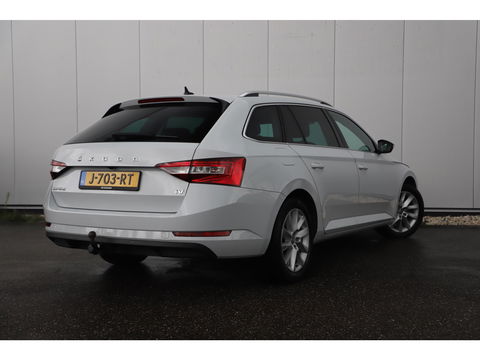 Škoda Superb Combi 1.4 TSI iV Business Edition Plus Trekhaak Virtual Display Memory Stoelen Navi Clima Camera ACC Lane Assist Hybrid Keyless Sfeerverlichting LED Stoelverwarming
