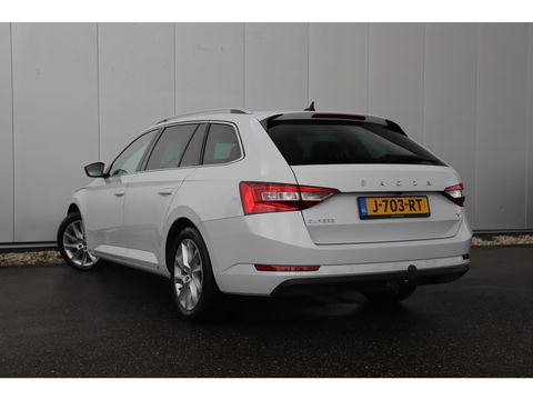 Škoda Superb Combi 1.4 TSI iV Business Edition Plus Trekhaak Virtual Display Memory Stoelen Navi Clima Camera ACC Lane Assist Hybrid Keyless Sfeerverlichting LED Stoelverwarming