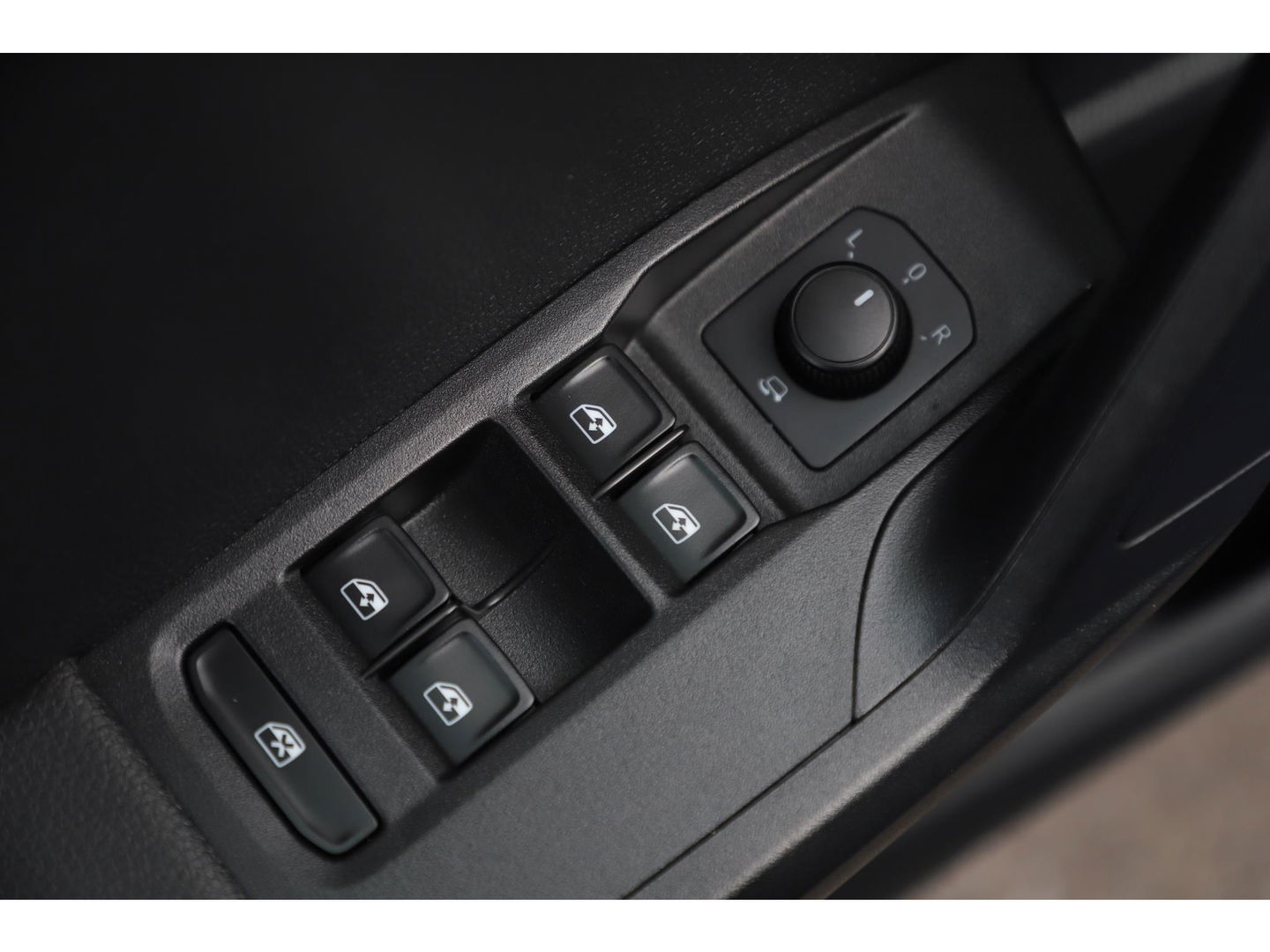 SEAT Arona 1.0 TSI Style Business Intense DSG Automaat 116PK Trekhaak Navigatie Camera Clima Adaptive Cruise Full LED Keyless Carplay Android