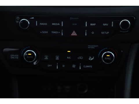 Kia Niro 1.6 GDi Hybrid DynamicLine Automaat Half Leder Navigatie Camera Lane Assist Clima Cruise PDC Carplay Android Bluetooth LED