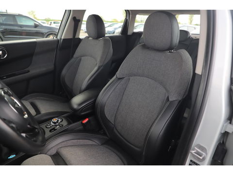 MINI Countryman 1.5 Cooper Business Edition 136PK Automaat Trekhaak Black Pack Half Leder Navigatie Clima Cruise PDC Carplay Full LED