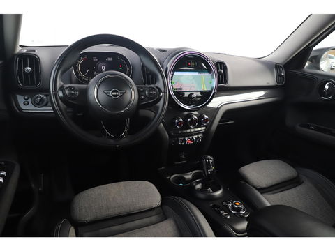 MINI Countryman 1.5 Cooper Business Edition 136PK Automaat Trekhaak Black Pack Half Leder Navigatie Clima Cruise PDC Carplay Full LED