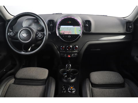 MINI Countryman 1.5 Cooper Business Edition 136PK Automaat Trekhaak Black Pack Half Leder Navigatie Clima Cruise PDC Carplay Full LED