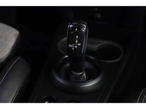 MINI Countryman 1.5 Cooper Business Edition 136PK Automaat Trekhaak Black Pack Half Leder Navigatie Clima Cruise PDC Carplay Full LED