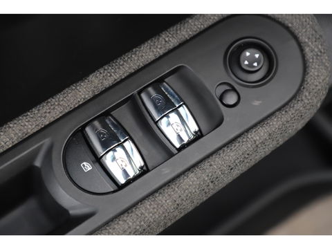 MINI Countryman 1.5 Cooper Business Edition 136PK Automaat Trekhaak Black Pack Half Leder Navigatie Clima Cruise PDC Carplay Full LED