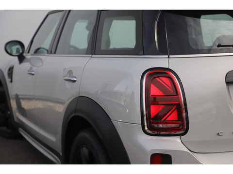 MINI Countryman 1.5 Cooper Business Edition 136PK Automaat Trekhaak Black Pack Half Leder Navigatie Clima Cruise PDC Carplay Full LED