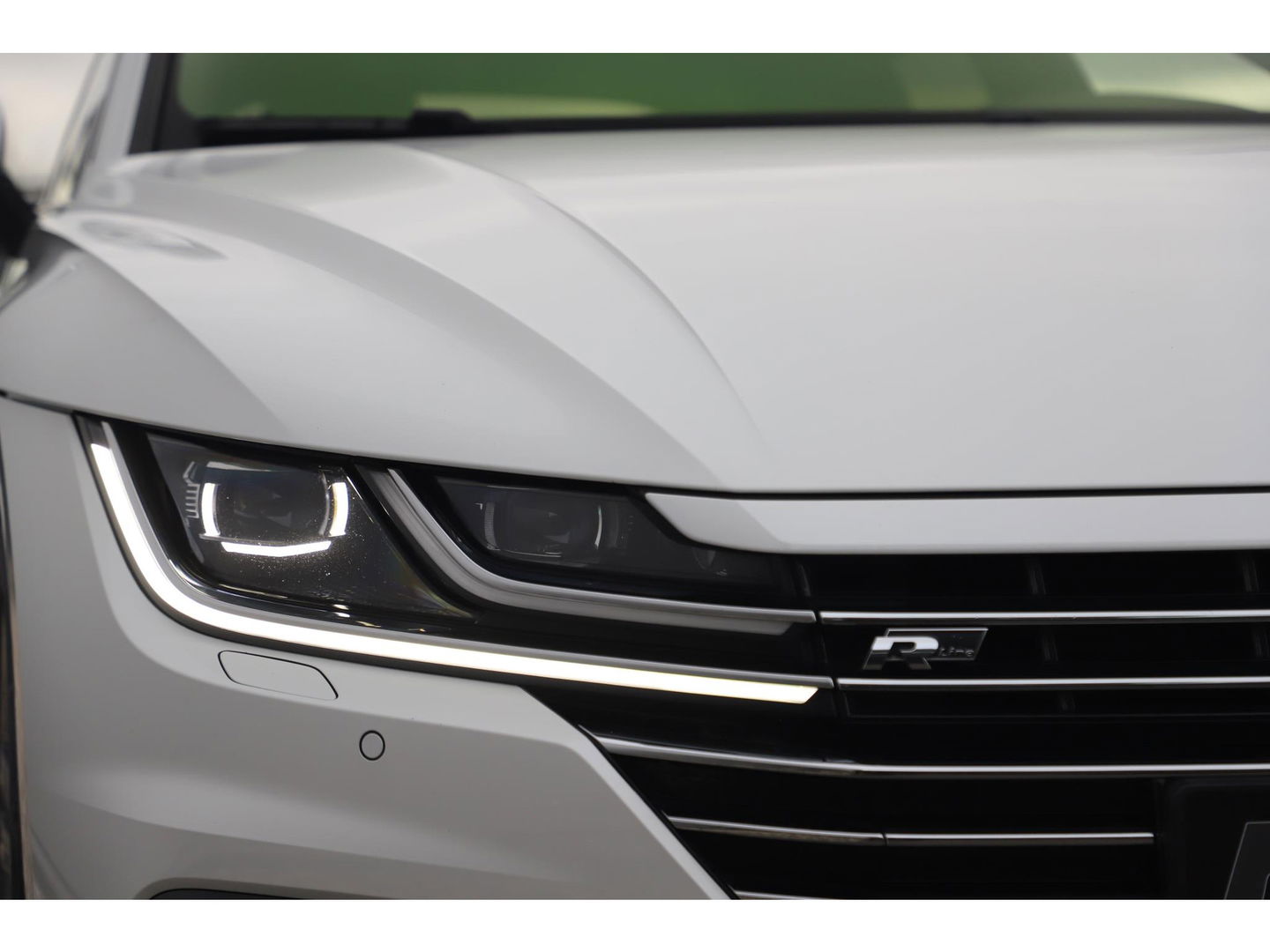 Volkswagen Arteon 1.5 TSI Business R 150PK DSG Automaat Virtual Panoramadak Keyless Navigatie Adaptive Cruise Lane Assist Full LED PDC Carplay Android Bluetooth Stoelverwarming