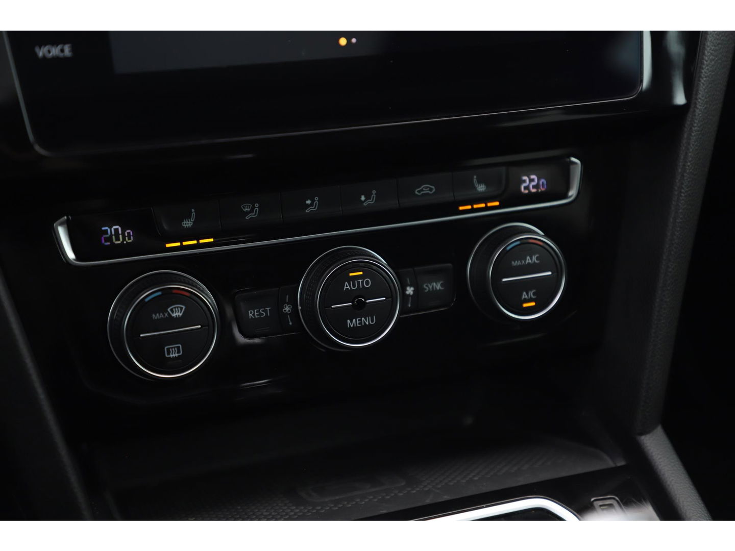 Volkswagen Arteon 1.5 TSI Business R 150PK DSG Automaat Virtual Panoramadak Keyless Navigatie Adaptive Cruise Lane Assist Full LED PDC Carplay Android Bluetooth Stoelverwarming
