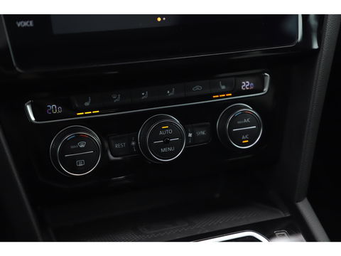 Volkswagen Arteon 1.5 TSI Business R 150PK DSG Automaat Virtual Panoramadak Keyless Navigatie Adaptive Cruise Lane Assist Full LED PDC Carplay Android Bluetooth Stoelverwarming