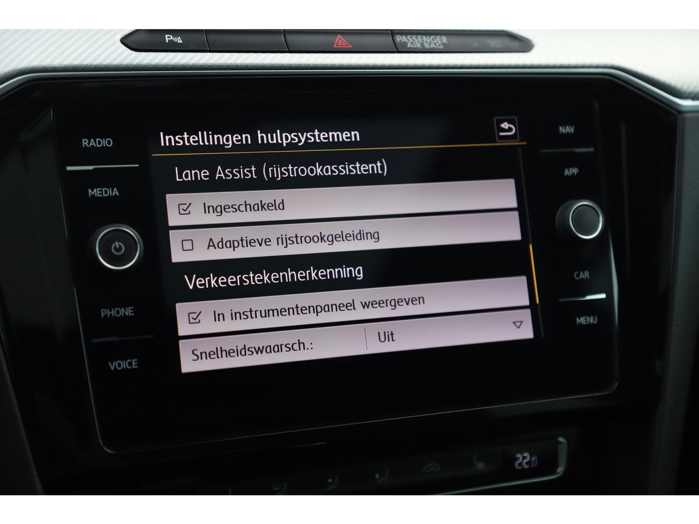 Volkswagen Arteon 1.5 TSI Business R 150PK DSG Automaat Virtual Panoramadak Keyless Navigatie Adaptive Cruise Lane Assist Full LED PDC Carplay Android Bluetooth Stoelverwarming