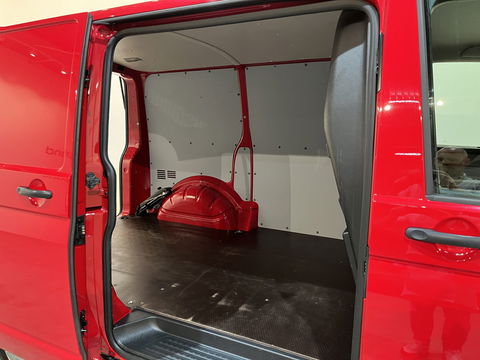 Volkswagen Transporter 2.0 TDI L1H1 / Euro 6 / Airco / Cruise Control / Achterklep