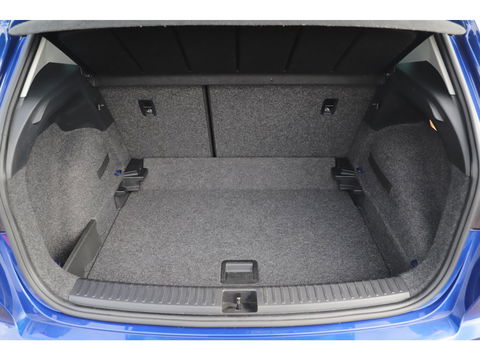 SEAT Arona 1.0 TSI Style Business Intense Keyless Navigatie Clima Adaptive Cruise Stoelverwarming 16 inch LMV Carplay Android Bluetooth PDC