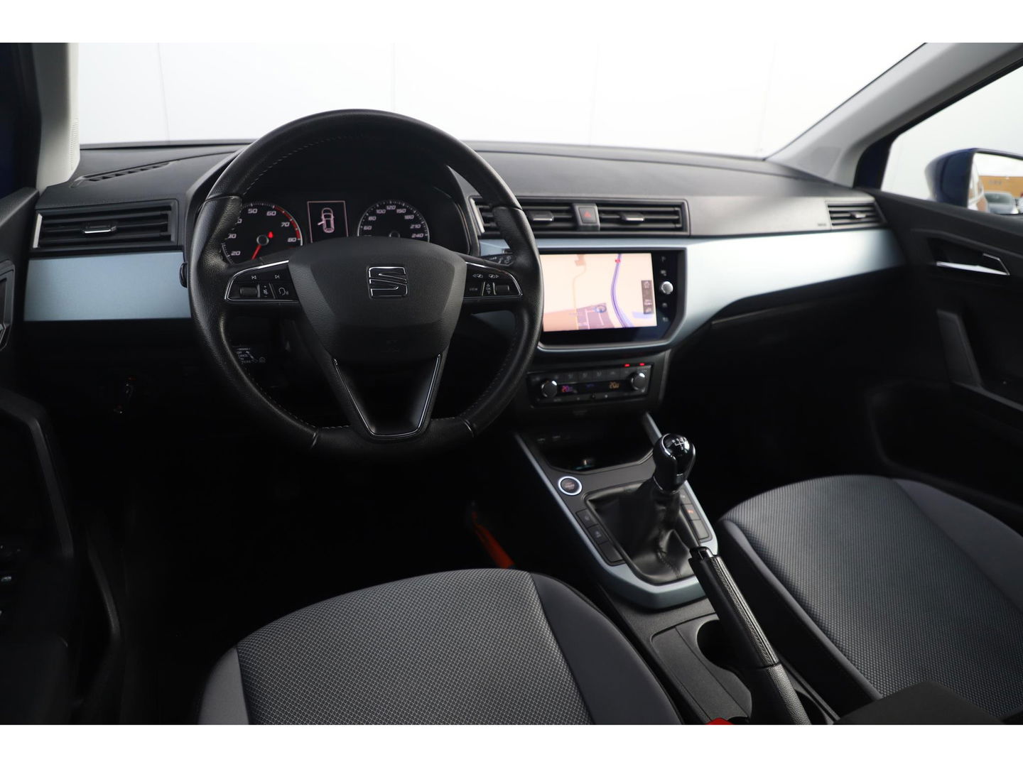 SEAT Arona 1.0 TSI Style Business Intense Keyless Navigatie Clima Adaptive Cruise Stoelverwarming 16 inch LMV Carplay Android Bluetooth PDC